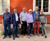 Uppsalan matkalle osallistuneita Ystävien hallitusjäseniä Hammarbyssä.